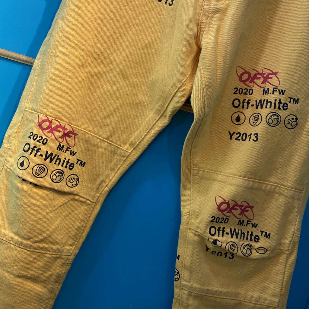 OFF WHITE